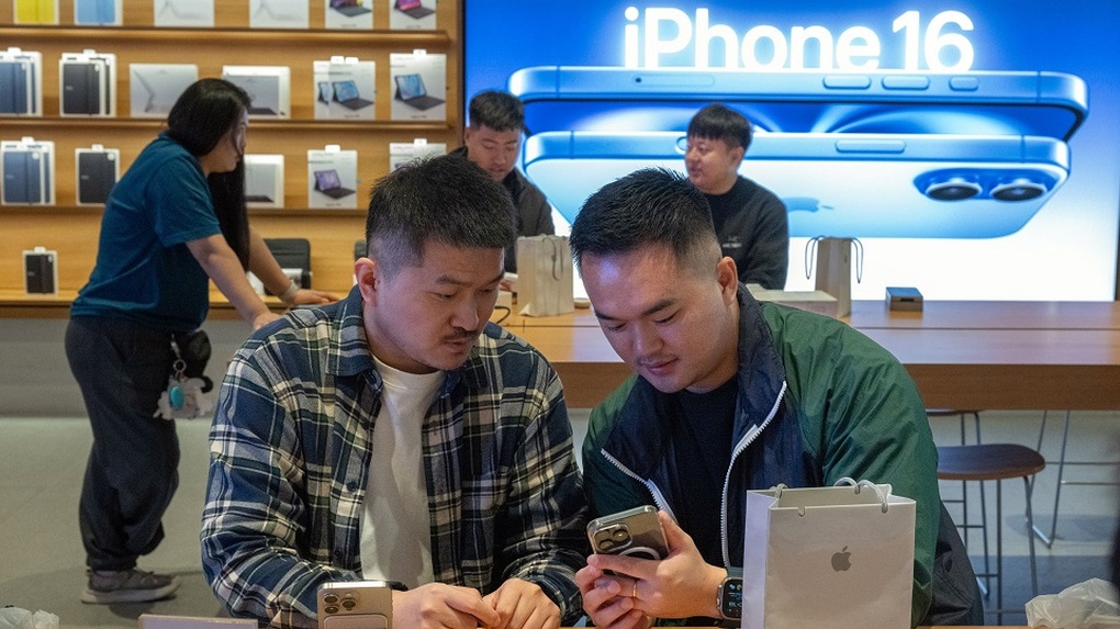 Chiều lòng người dùng Trung Quốc, Apple tích hợp AI của Alibaba vào iPhone - 1