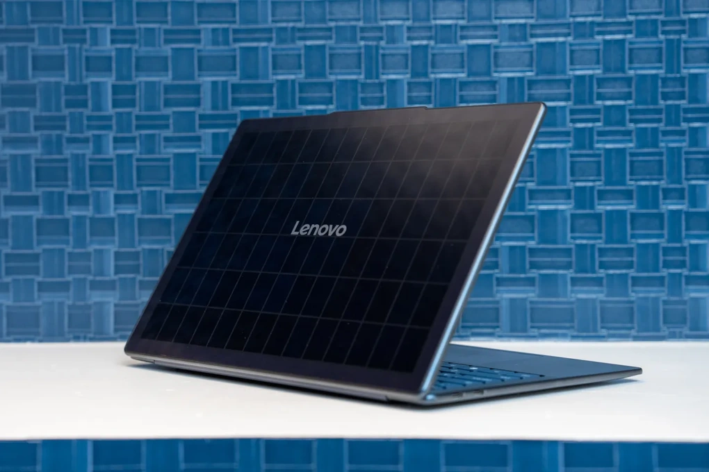 Loạt laptop độc lạ tại MWC 2025 - 1