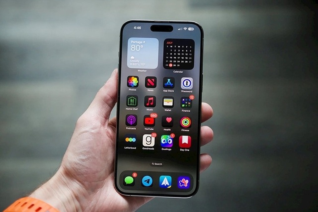 iPhone có thể bị hỏng khi cập nhật phiên bản iOS 18.4.1 - 1